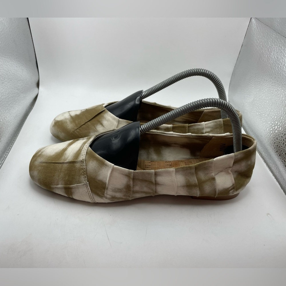 Kork-Ease green white pleated flats women’s size 7.5